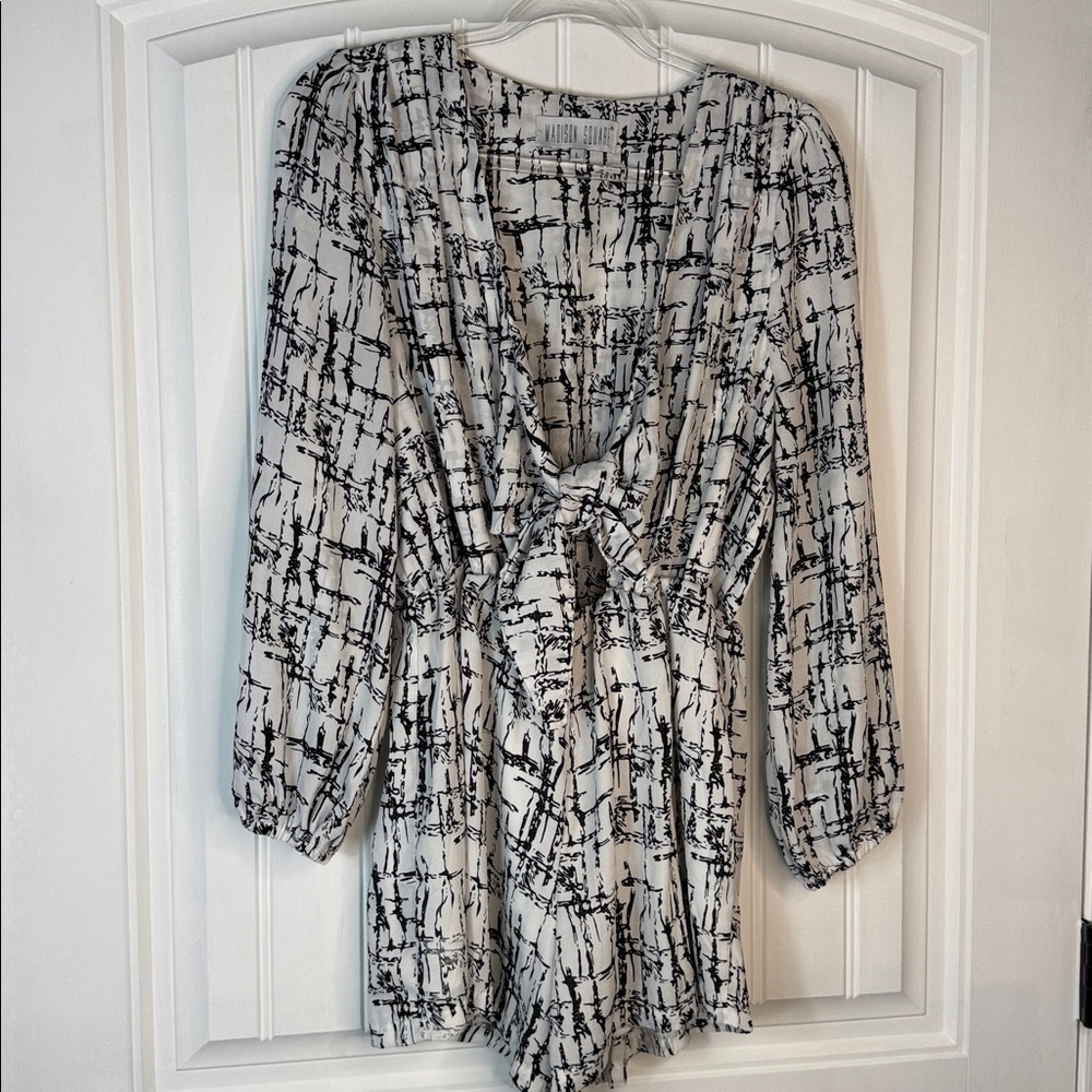 Madison Square Long-sleeve romper / playsuit Size Large
